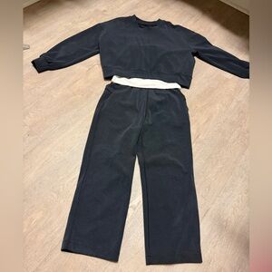 lululemon oversize cropped top and cropped Pants. Both size 6.